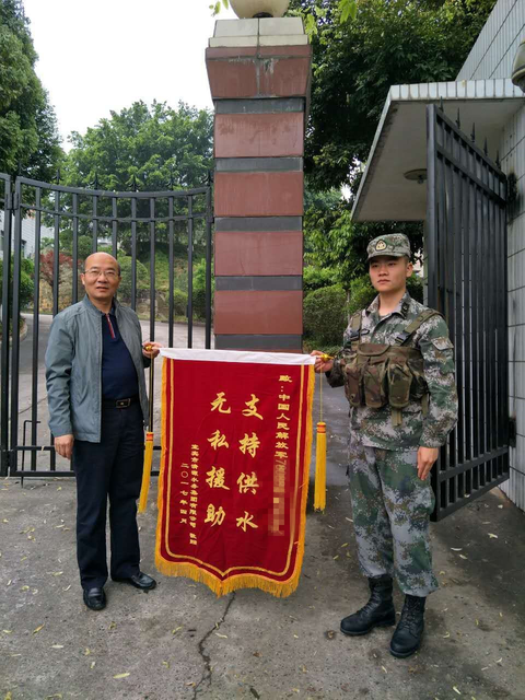 軍民團結(jié)一家親 緊密協(xié)作保工期