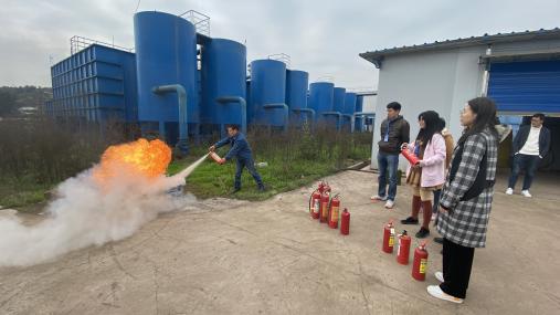 水質(zhì)監(jiān)測中心組織新進員工參加安全培訓